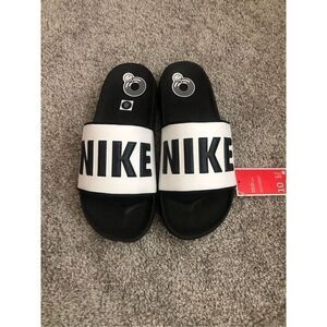 Nike Women’s Off court Slides Size 10